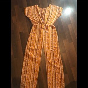 Romper,cute for t holidays! For girls 10 and up😌